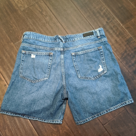 Cute Distressed Shorts ๐ - Picture 5 of 7